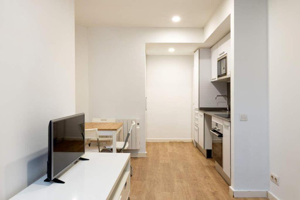 Apartment Live Camp Nou Оспиталет-де-Льобрегат Экстерьер фото